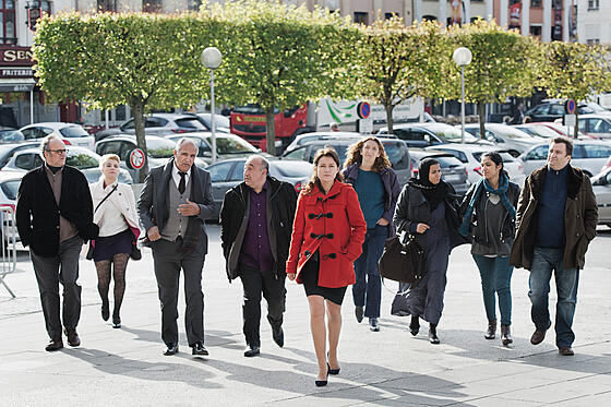 layout image (to proper size of the container)