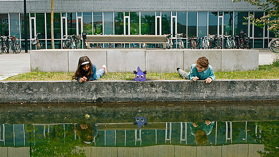 layout image (to proper size of the container)