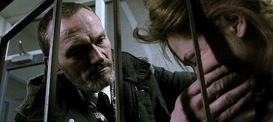 layout image (to proper size of the container)