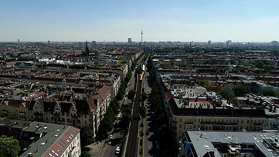 layout image (to proper size of the container)