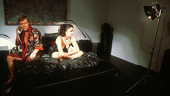 layout image (to proper size of the container)