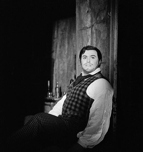 layout image (to proper size of the container)