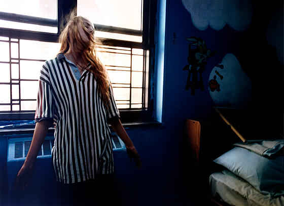 layout image (to proper size of the container)