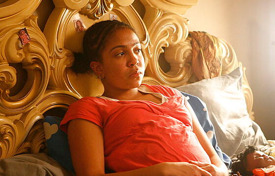 layout image (to proper size of the container)