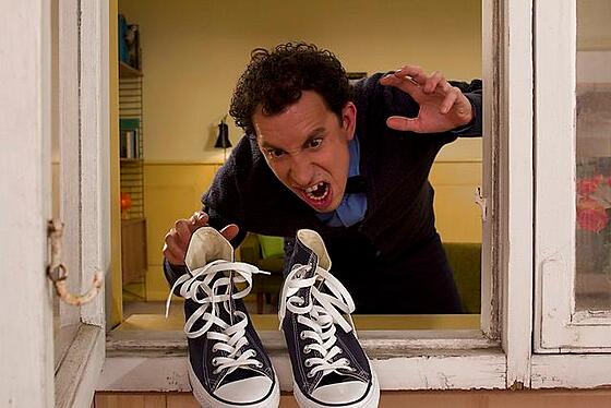 layout image (to proper size of the container)