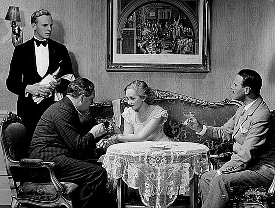 layout image (to proper size of the container)