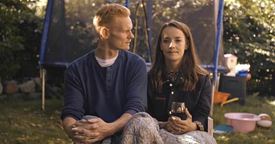 layout image (to proper size of the container)