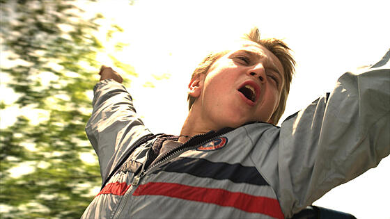 layout image (to proper size of the container)