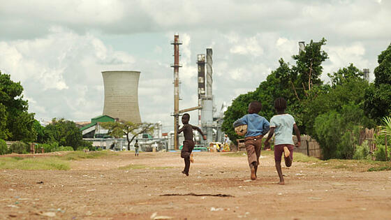 layout image (to proper size of the container)