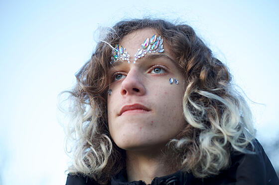 layout image (to proper size of the container)