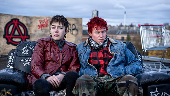 layout image (to proper size of the container)