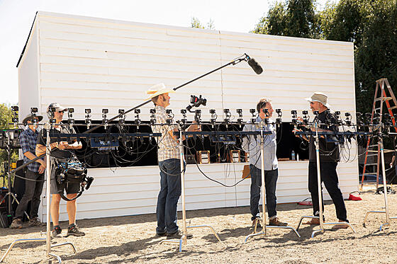 layout image (to proper size of the container)