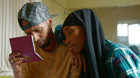 layout image (to proper size of the container)