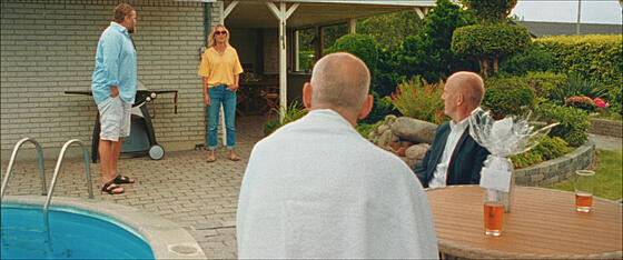 layout image (to proper size of the container)