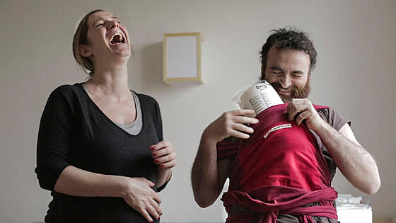 layout image (to proper size of the container)