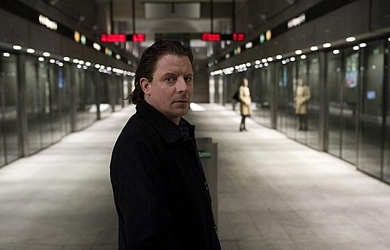 layout image (to proper size of the container)