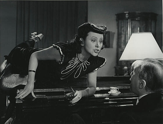 layout image (to proper size of the container)