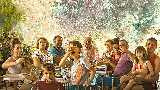 layout image (to proper size of the container)