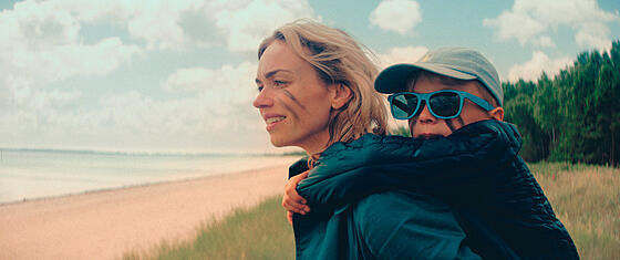 layout image (to proper size of the container)