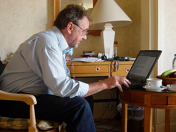 layout image (to proper size of the container)