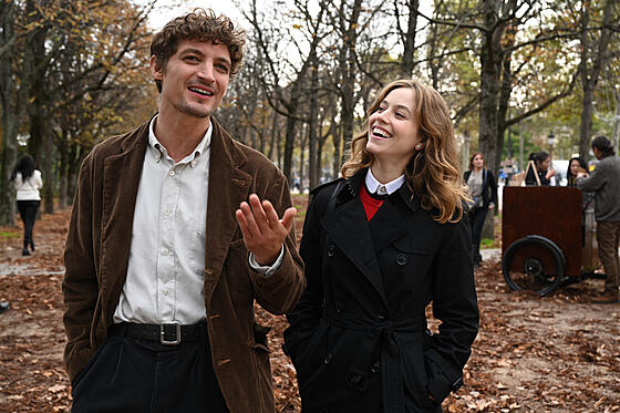 layout image (to proper size of the container)