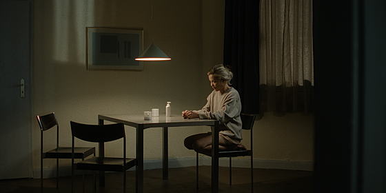 layout image (to proper size of the container)