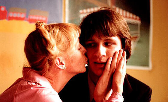 layout image (to proper size of the container)