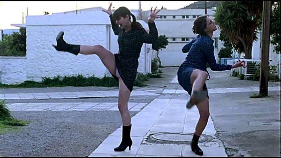 layout image (to proper size of the container)