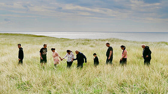 layout image (to proper size of the container)