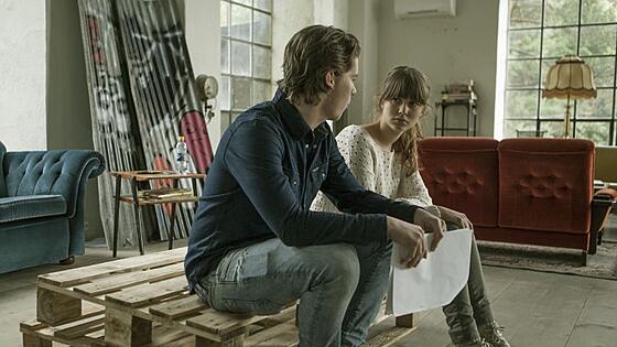 layout image (to proper size of the container)