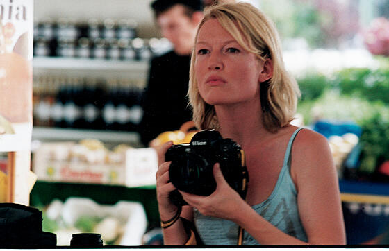 layout image (to proper size of the container)