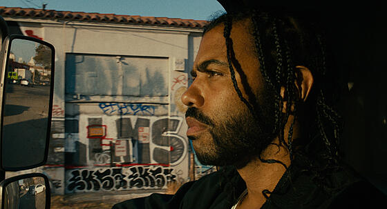 layout image (to proper size of the container)