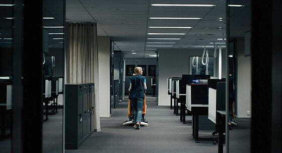 layout image (to proper size of the container)