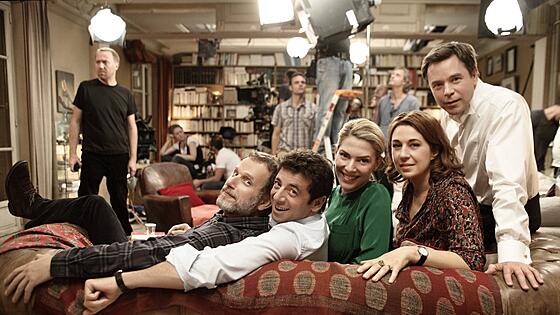 layout image (to proper size of the container)