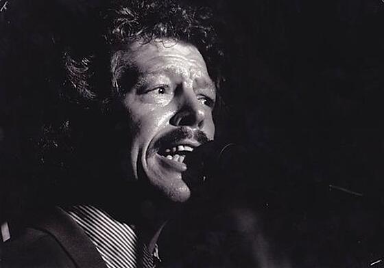 layout image (to proper size of the container)