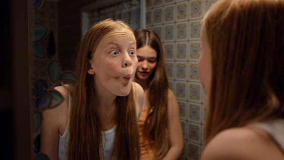 layout image (to proper size of the container)