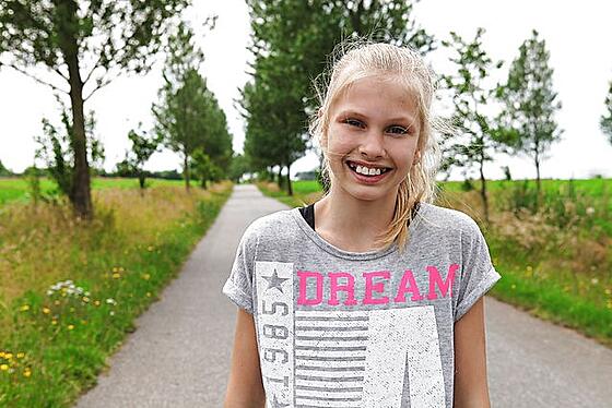 layout image (to proper size of the container)