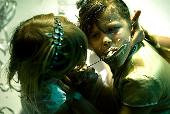 layout image (to proper size of the container)