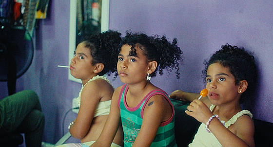 layout image (to proper size of the container)