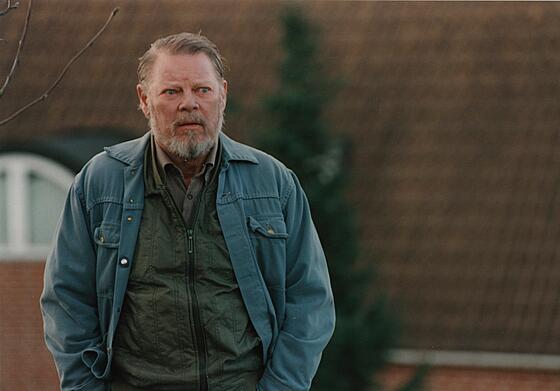 layout image (to proper size of the container)