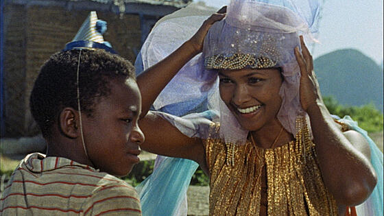 layout image (to proper size of the container)