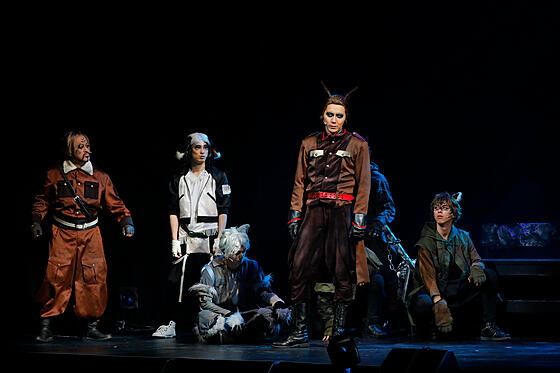 layout image (to proper size of the container)