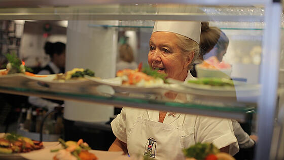 layout image (to proper size of the container)