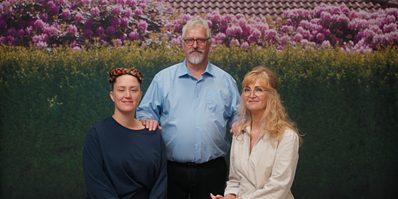 layout image (to proper size of the container)