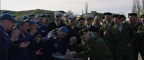 layout image (to proper size of the container)