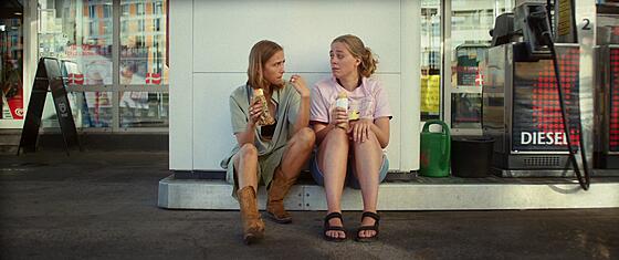 layout image (to proper size of the container)