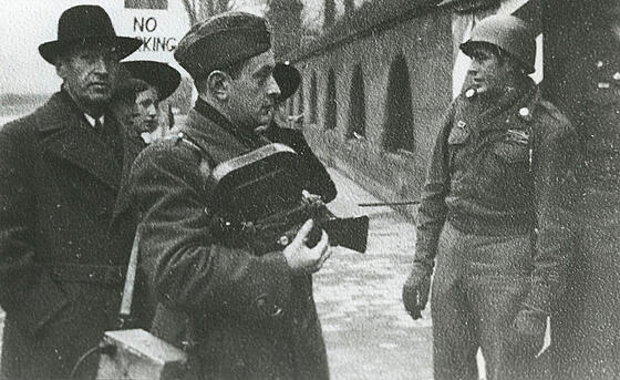 layout image (to proper size of the container)