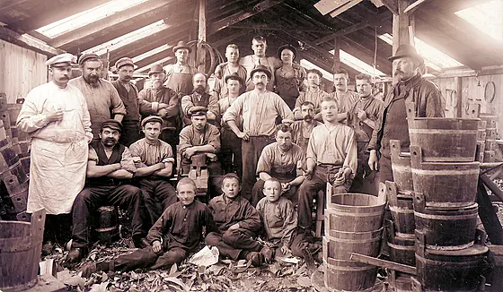 layout image (to proper size of the container)